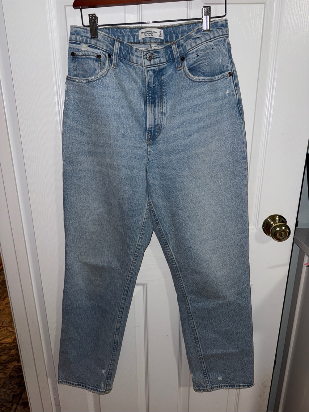 Abercrombie & Fitch Curve Love The 90s Straight Ultra High Rise Jean